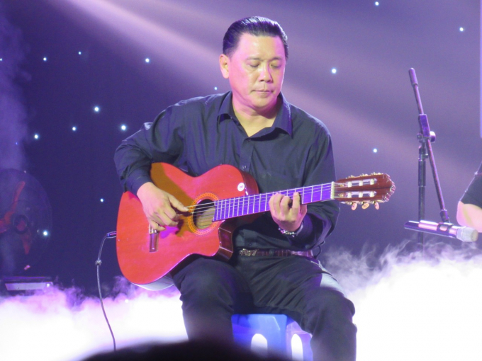 0d5e790a1d85eedbb7948-114800_961.jpg Nghệ sĩ guitar Hoàng Minh.