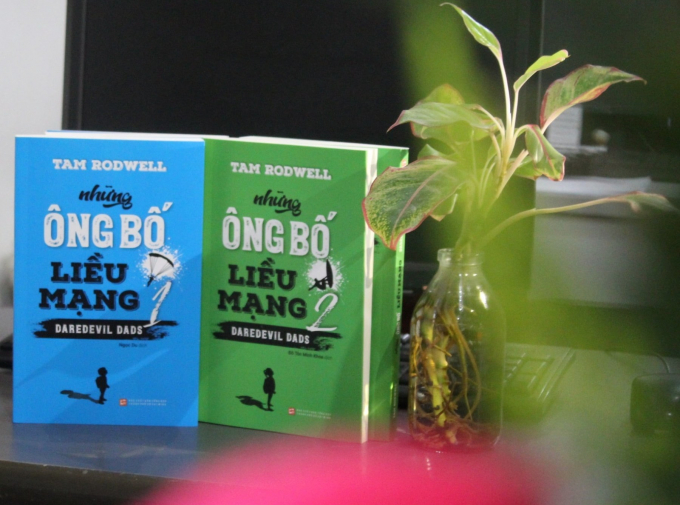 1-lieu-mang-160505_980.jpg 'Những ông bố liều mạng' gồm hai tập, do NXB Tổng hợp TPHCM ấn hành.