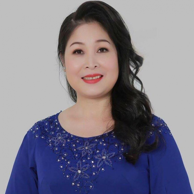 24862200_808974722627569_6091725834574261087_n-162410_344.jpg Nghệ sĩ Nhân dân Hồng Vân năm nay 55 tuổi.