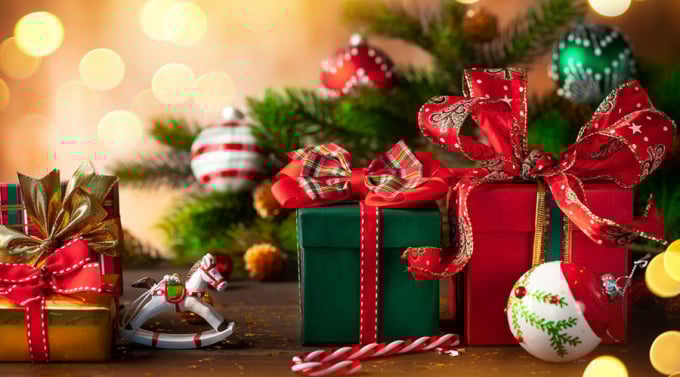1-qua-noel-184237_846.jpg Những món quà Giáng Sinh.
