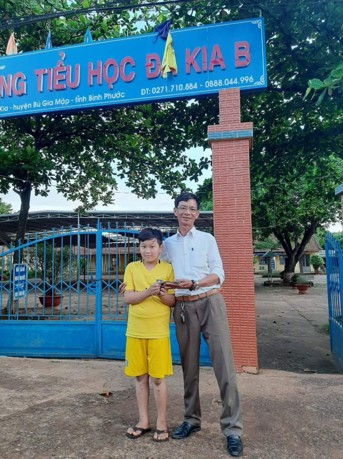 79b0b2d03e49c3179a58-161132_261.jpg Ông Đặng Duy Đức: 'Tôi mừng vì nhận lại được tiền một phần, mừng hơn là biết được một cậu bé rất ngoan'. Ảnh: Đức Hinh.
