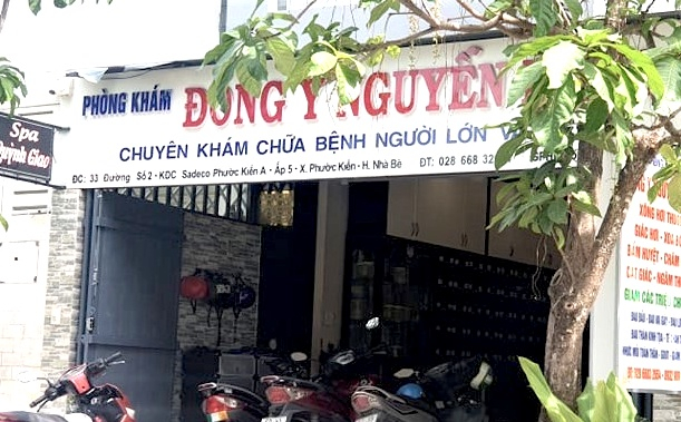 phongkham_zing-203908_326.jpg Phòng khám đông y Nguyễn Khoa, nơi xảy ra vụ việc. Ảnh: Hà Phương.