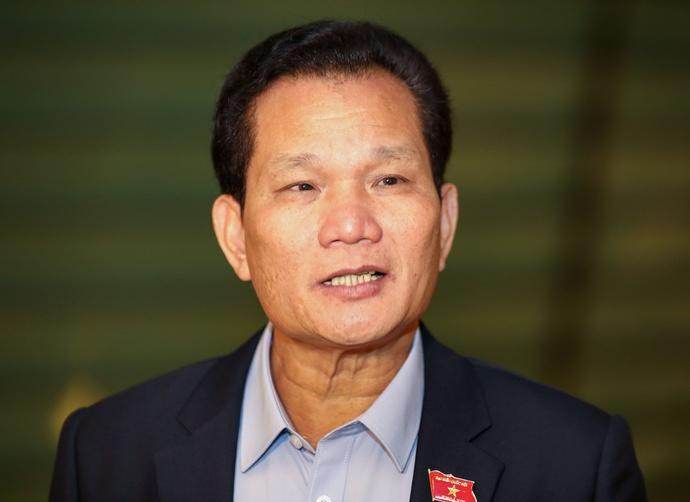 Ông Bùi Sỹ Lợi - Phó Chủ nhiệm Ủy ban về Các vấn đề xã hội bên hành lang Quốc hội.