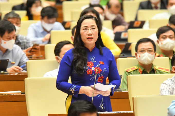 25-7-3-101637_864.jpeg Đại biểu Nguyễn Thị Thủy (Đoàn đại biểu Quốc hội tỉnh Bắc Kạn) chia sẻ tại hội trường Kỳ họp thứ nhất, Quốc hội khóa XV vào sáng Chủ nhật ngày 25/7/2021. Ảnh: Quốc hội.
