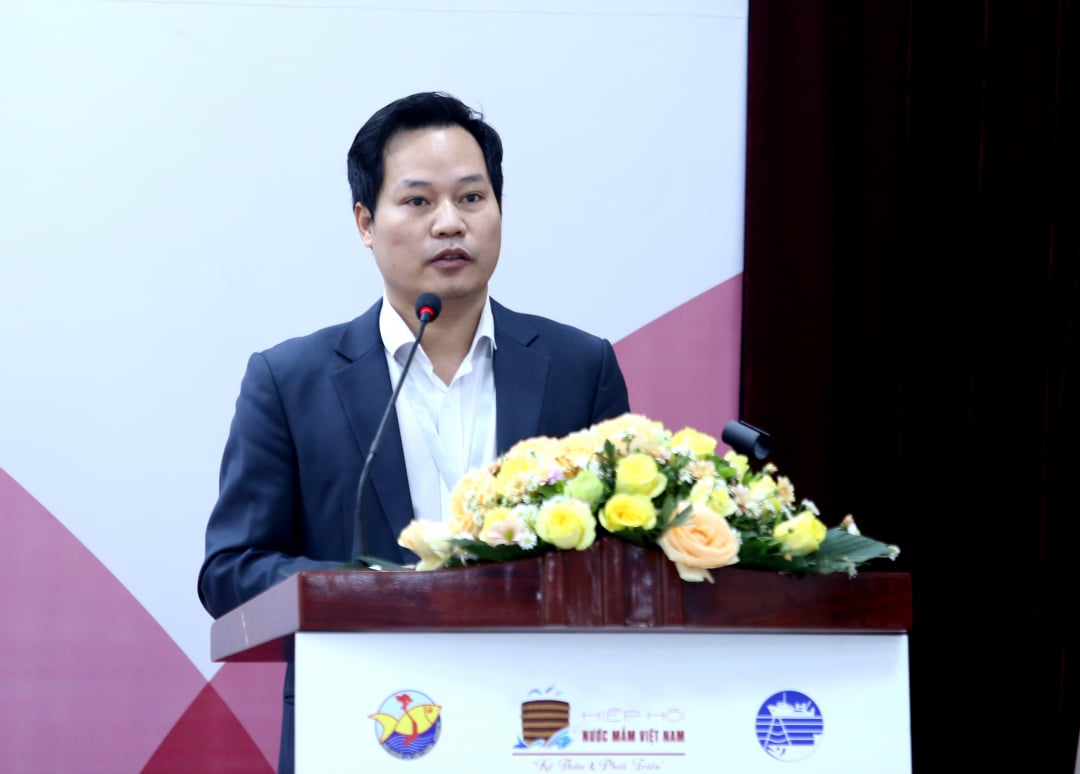 A representative from the RIFF speaks at the workshop. Photo: Minh Phuc.
