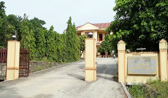 777-174742_197.jpeg Trụ sở Ban Quản lý rừng phòng hộ huyện Quảng Ninh nơi ông Tấn công tác. Ảnh: N.Hải.