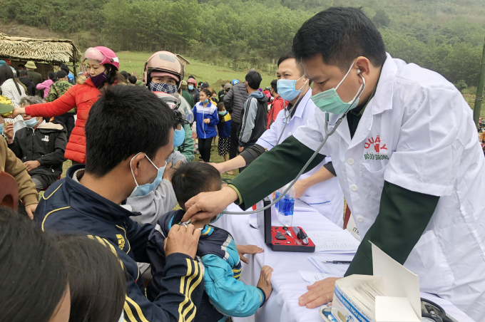 Trẻ em được quan tâm chăm sóc sức khoẻ. Ảnh: Đ.Trí