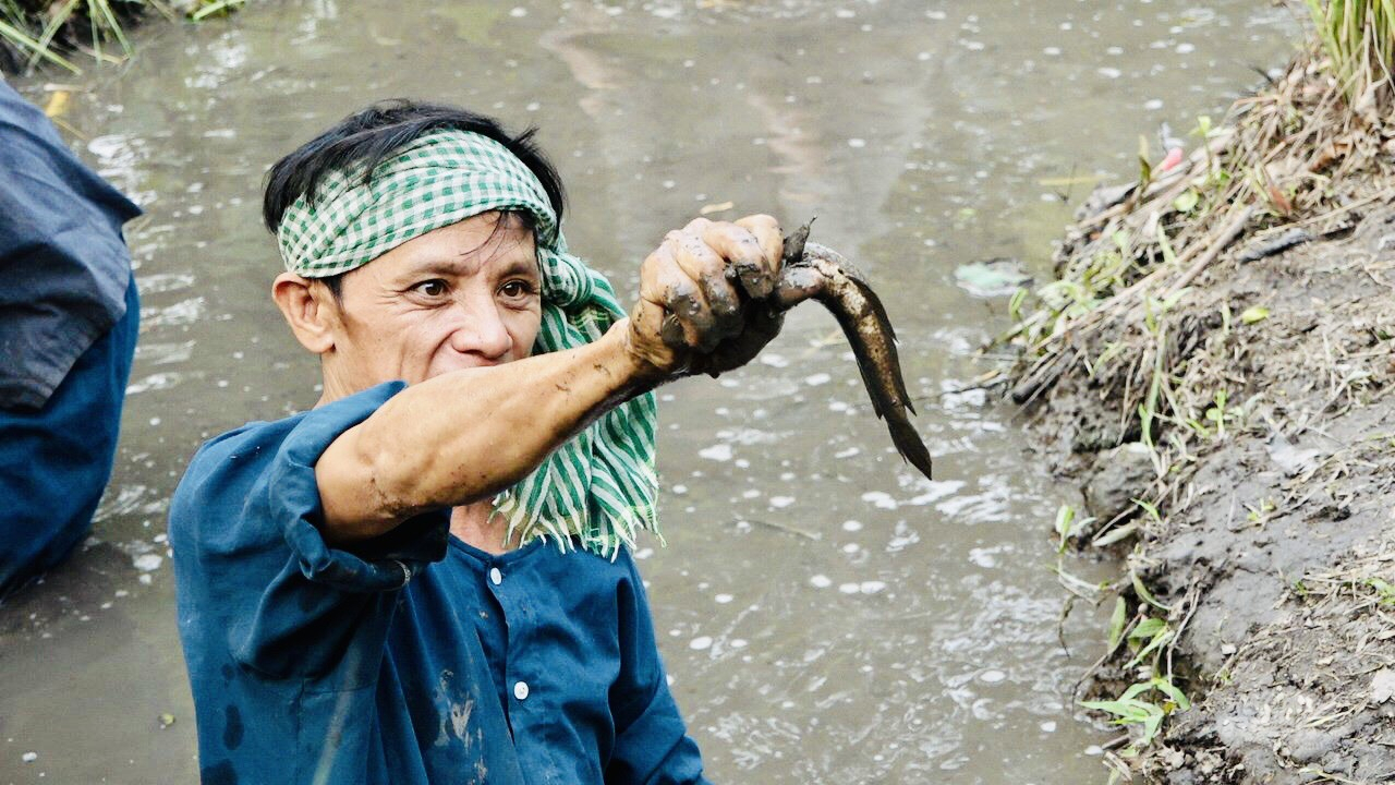z3159857917033_46081433cd043031f5bf9fa1437a504e-171737_697.jpg Những trải nghiệm thực tế của các gia đình du khách tại Tam Nông Farm. Ảnh: Minh Sáng.