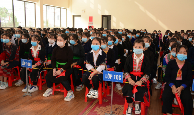 a2-140621_94.jpg Các em học sinh dự lễ khai giảng năm học 2020- 2021. Ảnh: Thái Sinh.