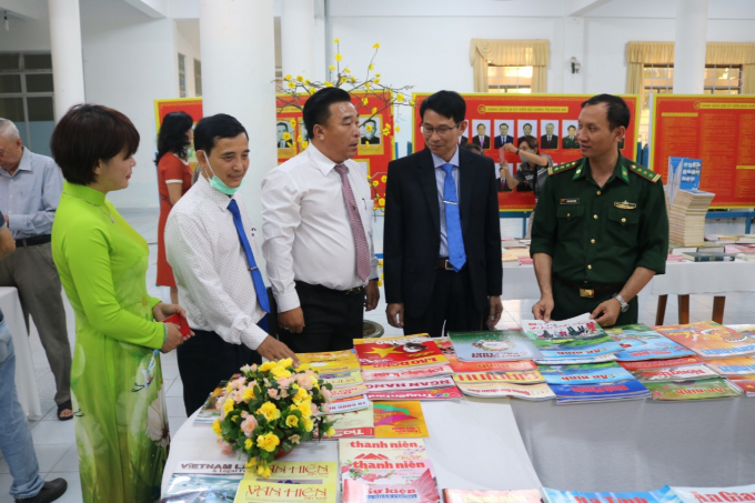 z2317054091644_3eba063cd767cefdfb0acce32bcff248-161840_623.jpg Hội báo Xuân Tân Sửu thu hút 243 đầu báo, với 2.721 ấn phẩm báo chí. Ảnh: KS.