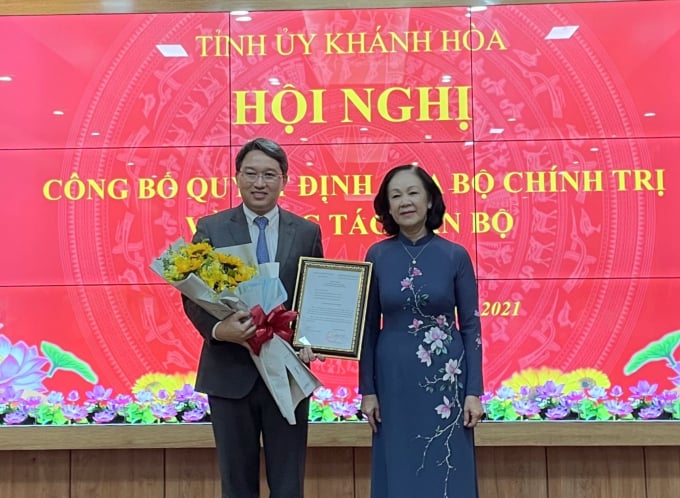 bi-thu-tinh-uy-khanh-hoa-1-180617_419.jpg Ông Nguyễn Hải Ninh được Bộ Chính trị điều động, phân công làm Bí thư Tỉnh ủy Khánh Hòa. Ảnh: KN.