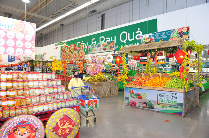 mm-1-082351_275.jpg MM Mega Market đã chuẩn bị đủ nguồn hàng phục vụ nhu cầu sắm Tết của người dân. Ảnh: TL.