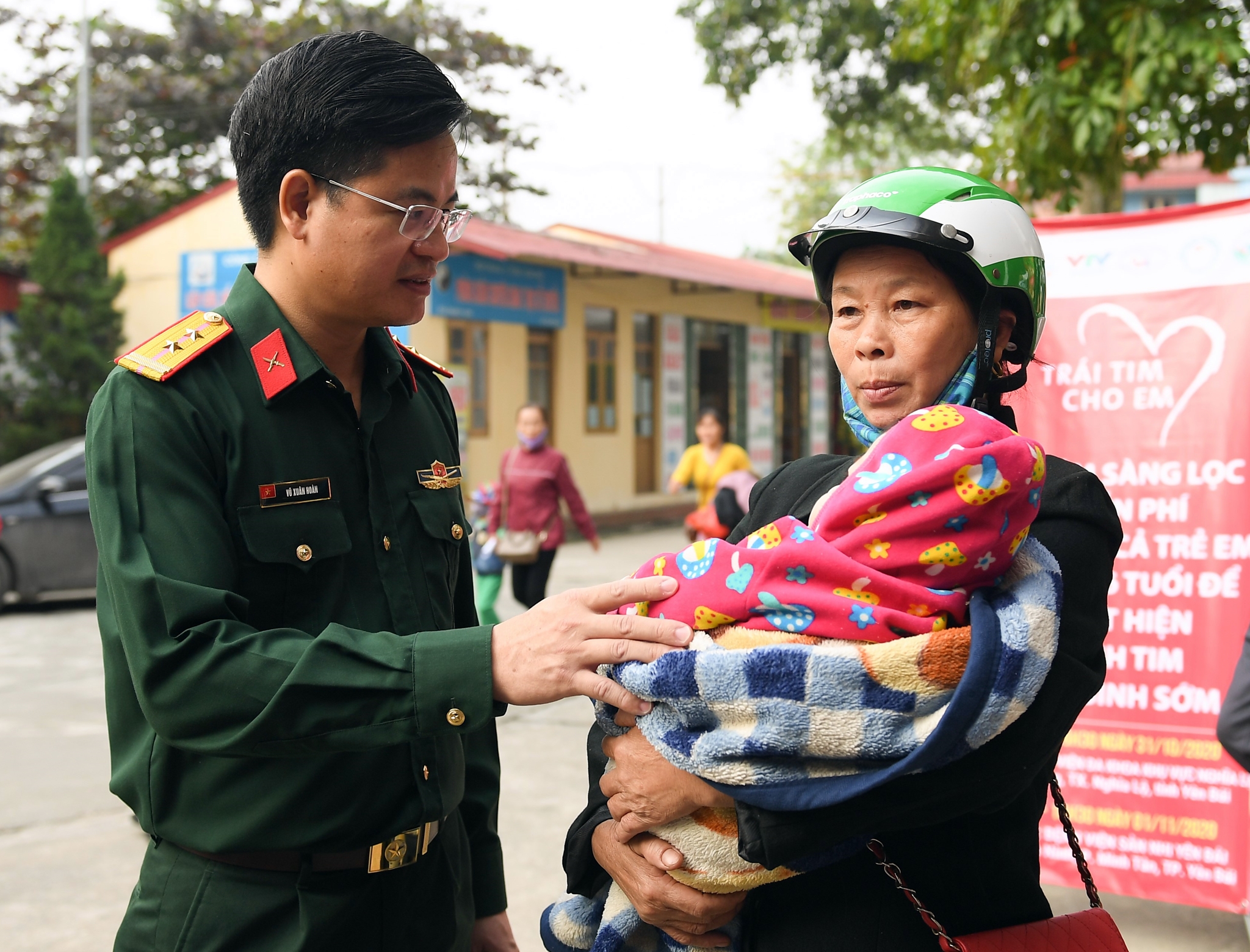 a-122708_20210409_344.jpg Năm 2020, chương trình đã đến với 7 tỉnh thành trên cả nước, khám chữa bệnh và tặng quà miễn phí cho hơn 10.000 trẻ em.