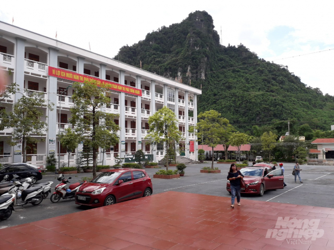 12023b6ec212384c6103-174155_641.jpeg Một trong 2 cán bộ ở Hà Giang bị kỷ luật có liên quan đến vụ bê bối thi cử năm 2018 tại tỉnh này. Ảnh: Đào Thanh.