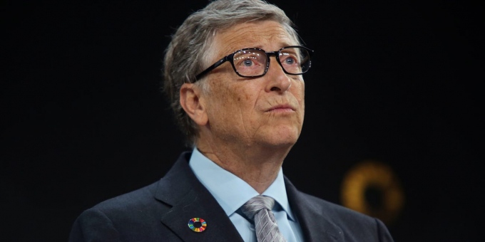 bill-gates-144034_255.jpg Tỷ phú Bill Gates cho rằng dù áp dụng biện pháp phong tỏa khắt khe nhất cũng phải mất khoảng 10 tuần để các ca lây nhiễm mới bắt đầu giảm trên nước Mỹ. Ảnh: Getty Images.