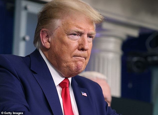 trump-145937_211.jpg Tổng thống Donald Trump cho biết ông có thể trải qua các xét nghiệm bổ sung về virus Corona sau khi thấy Thủ tướng Anh phải chuyển sang chăm sóc đặc biệt. Ảnh: Getty Images.