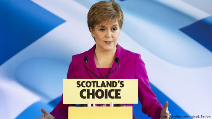 thu-hien-scotland-205244_961.jpeg Thủ hiến Scotland Nicola Sturgeon. Ảnh: DW.
