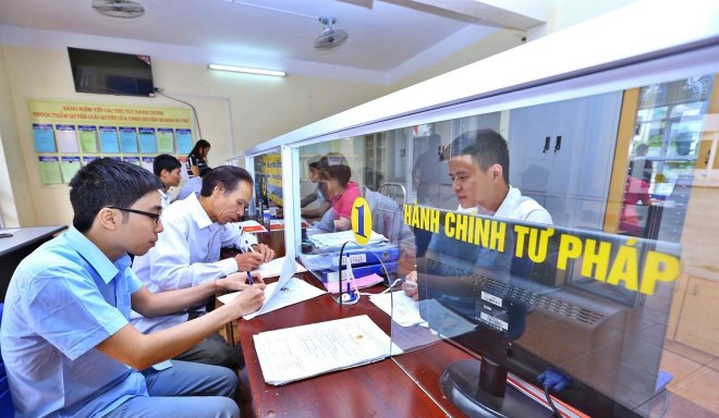 danh-gia-cbcnv-092122_125.jpg Ngoài các tiêu chí, Nghị định 90/2020/NĐ-CP cũng quy định rõ về thẩm quyền, trình tự, thủ tục đánh giá xếp loại cán bộ, công chức, viên chức. Ảnh minh họa.