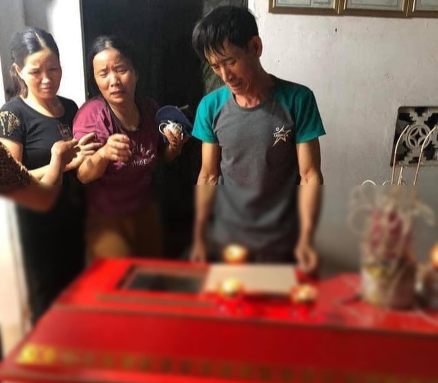set-danh-soc-son-093645_865.jpeg Người nhà tổ chức ma chay cho em T. Ảnh: Sóc Sơn.