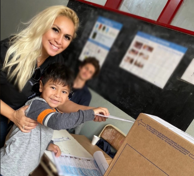 Veronica Ojeda và con trai, Diego Fernando.