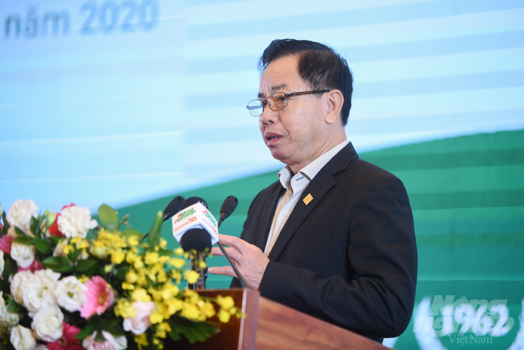 ky-niem-75-thanh-lap-va-ra-mat-he-sinh-thai-bao-nong-nghiep-viet-nam-112110_20201204_587.jpg Anh hùng lao động Trần Mạnh Báo – Chủ tịch HĐQT, Tổng giám đốc Công ty CP Tập đoàn ThaiBinh Seed - khẳng định Báo Nông nghiệp Việt Nam luôn đưa thông tin chính xác nhất, hướng dẫn người nông dân tin vào những sản phẩm chất lượng cao. Ảnh: Đinh Tùng.