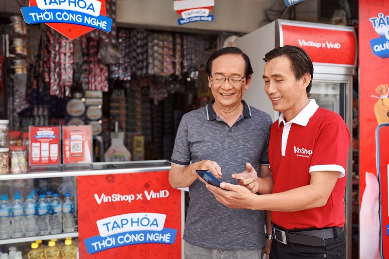 pr10_2-162928_753.jpg VinShop trở thành công cụ đắc lực giúp các chủ tạp hóa làm giàu mùa Tết.
