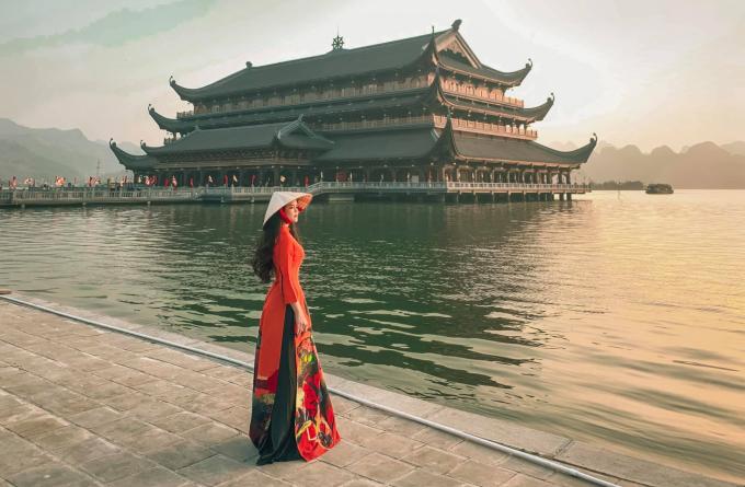 Chùa Việt đang được xây dựng càng ngày càng hoành tráng.