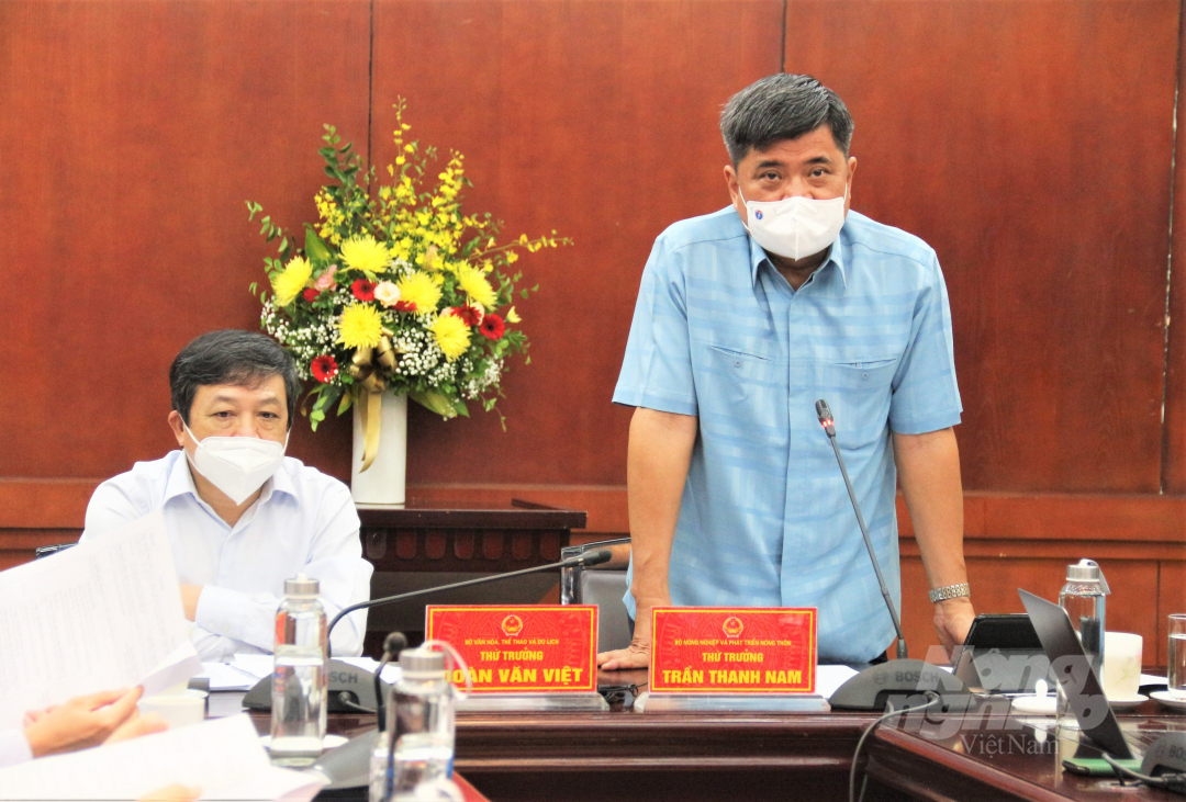 xuc-tien-quang-ba-san-pham-du-lich-nong-thon-thong-qua-chuyen-doi-so-081404_50.jpg Thứ trưởng Bộ NN- PTNT Trần Thanh Nam và Thứ trưởng Bộ Văn hóa, Thể thao và Du lịch Đoàn Văn Việt chủ trì diễn đàn.