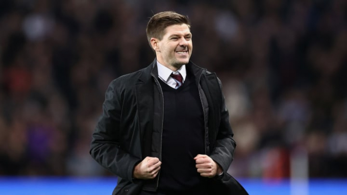 man-united-tai-ngo-steven-gerrard-tai-cup-fa-085248_228.jpg Steven Gerrard chạm trán với Man United trên cương vị là HLV Aston Villa.