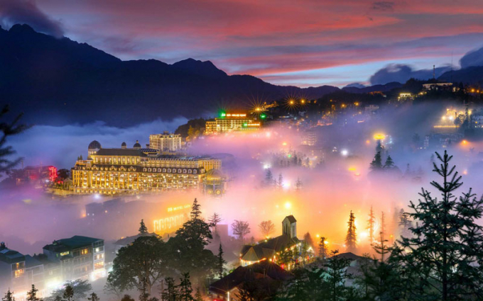 tet-duong-lich-lao-cai-don-du-khach-den-tu-vung-cam-200446_247.jpg Sa Pa (Lào Cai) quyến rũ trong màn sương.