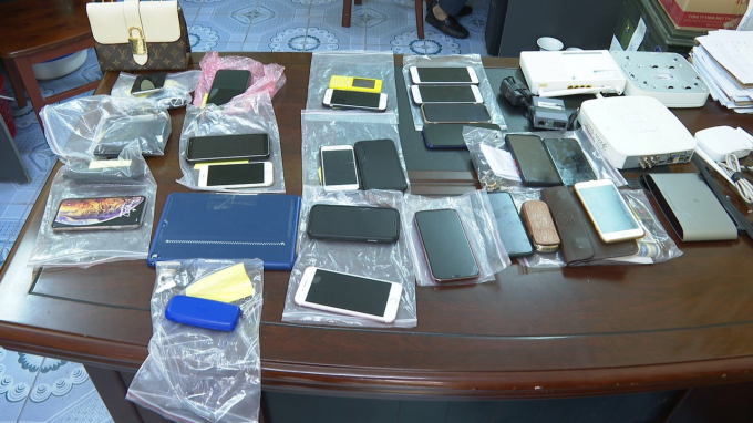 z3066193310724_7c197e7608f5b55c92a7bcb355eddcbc-112017_898.jpg Tang vật vụ án bị thu giữ.