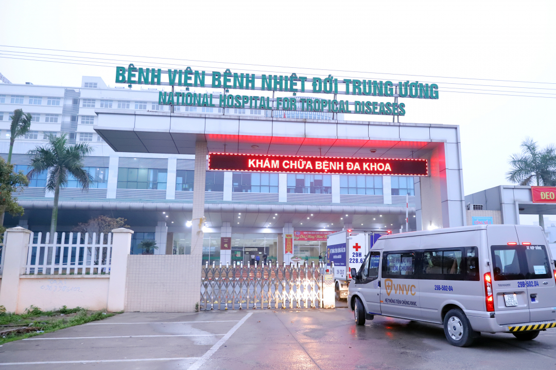 can-canh-mui-tiem-vacxin-phong-covid-19-110954_20210308_260.jpg Điểm tiêm vacxin Covid-19 tại Bệnh viện Bệnh Nhiệt đới Trung ương (Hà Nội) sáng 8/3.