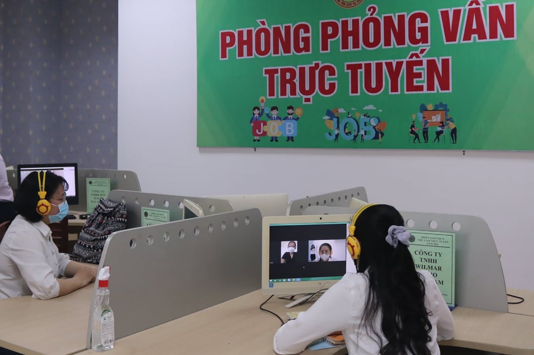 ttdvvl-can-tho-4-184207_46.jpg Trung tâm Dịch vụ việc làm TP.HCM cùng với các Trung tâm dịch vụ việc làm khu vực Đồng bằng sông cửu long tổ chức Phiên giao dịch việc làm trực tuyến Khu vực ĐBSCL - TP.HCM - Bình Dương đợt 1 vào ngày 29/10.