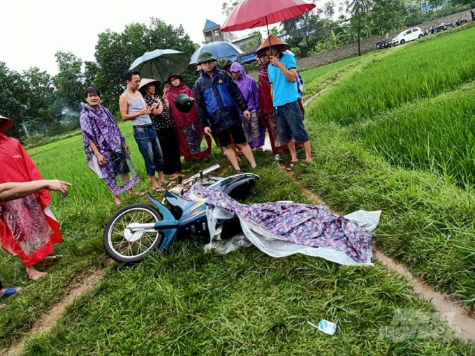 Hiện trường vụ sét đánh khiến người đàn ông tử vong. Ảnh: Người dân cung cấp.