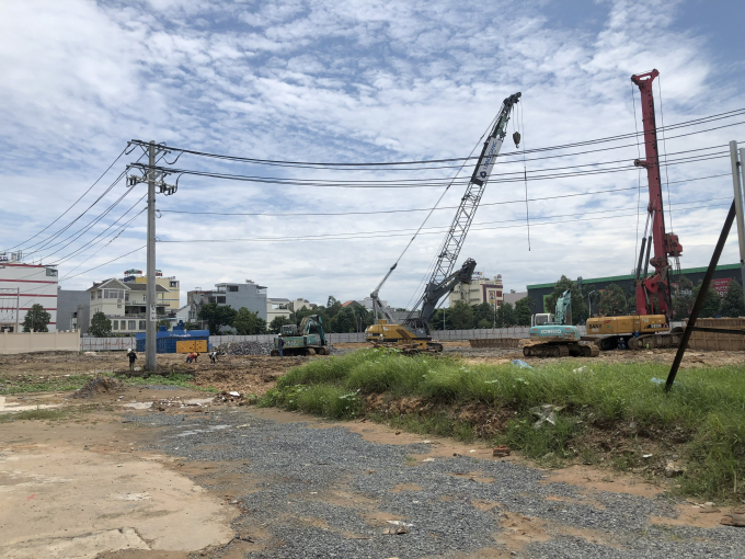 greenque-1-174909_904.jpg Dự án chung cư cao cấp Green Square do Công ty TBS Group làm chủ đầu tư đang có dấu hiệu xây dựng rầm rộ mà không cần giấy phép xây dựng của cơ quan chức năng? Ảnh: Đức Trung.