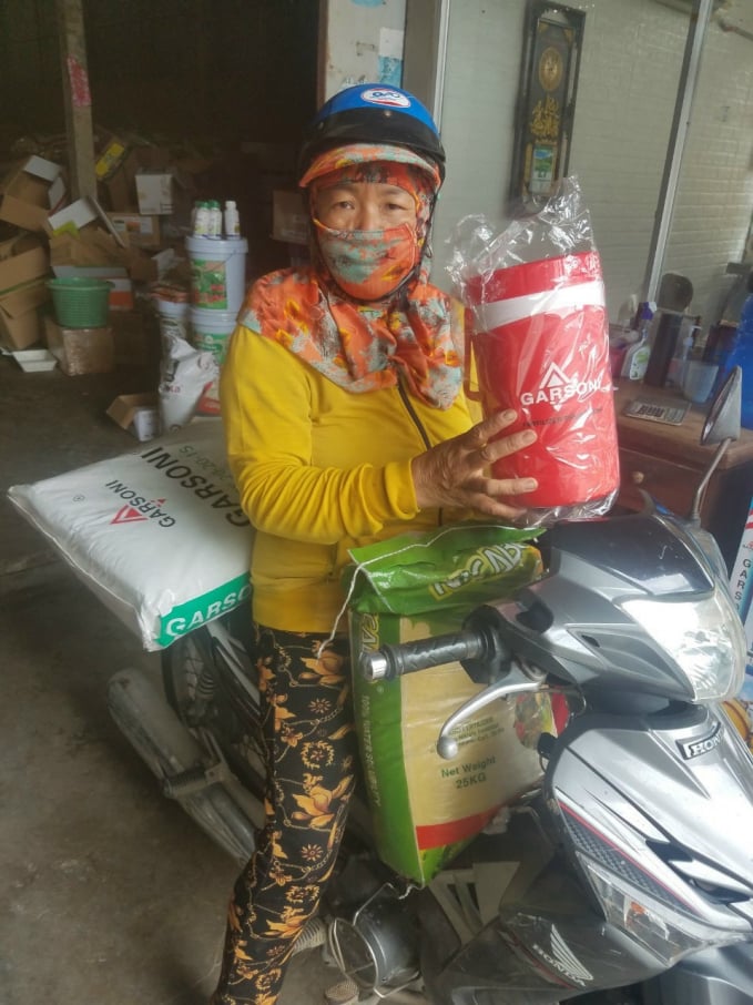 1-092838_27.jpg Phân bón Garsoni được bà con nông dân rất tin tưởng do đem lại hiệu quả kinh tế cao. Ảnh: Đức Trung.