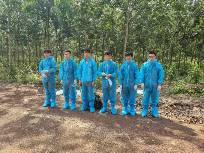 182525763_1105683586579362_2531817262887803060_n-193039_838.jpg Đồn biên phòng Phước Thiện đã tiến hành các biện pháp phòng dịch và bàn giao các đối tượng cho ngành y tế địa phương tiến hành cách ly theo quy định. Ảnh: BPCC.