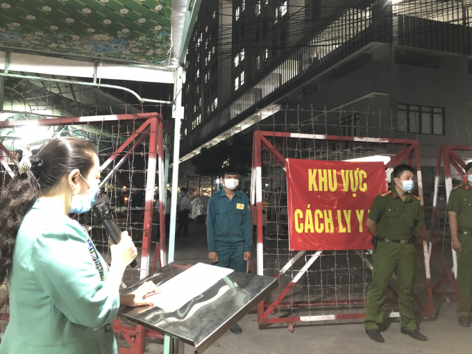 e87c3d5ca98e5dd0049f-205849_844.jpg Ngành Y tế địa phương thực hiện các biện pháp phòng chống Covid-19 tại các khu vực nguy cơ lây nhiễm cao. Ảnh: CTV.