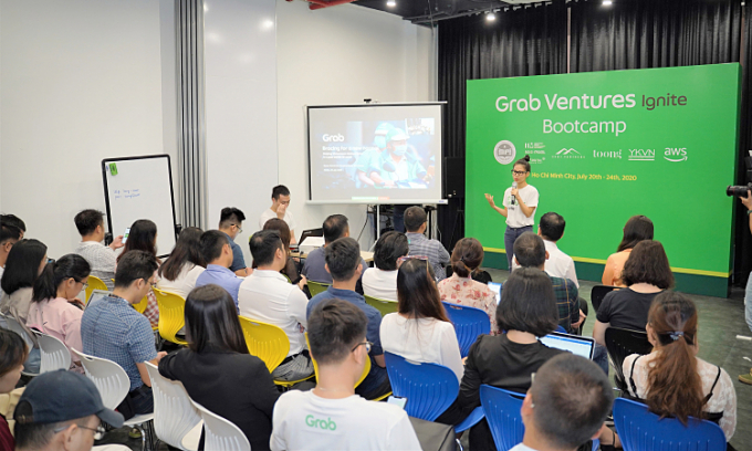 464-1595913938-1596018571-4853-1596018610-110738_588.jpeg Bà Nguyễn Hải Vân, Giám đốc điều hành Grab Việt Nam chia sẻ tại bootcamp Grab Ventures Ignite từ 20-24/7 tại TP HCM.