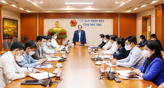 245041239_1647299198950281_8729835783265831725_n-161314_1000.jpg Bí thư Tỉnh ủy Phú Thọ Bùi Minh Châu chỉ đạo công tác phòng, chống dịch Covid-19.
