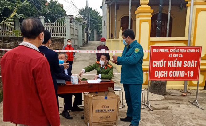 Chốt kiểm soát dịch Covid-19 tại xã Kim Xá, huyện Vĩnh Tường, Vĩnh Phúc.