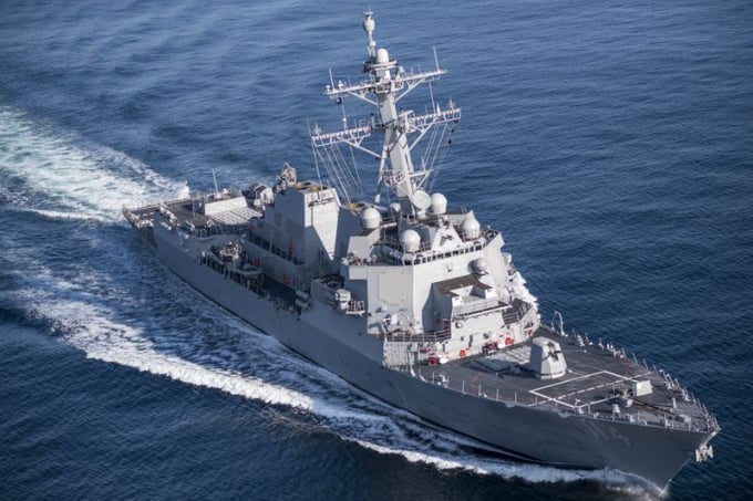 1-100949_528.jpg USS Ralph Johnson hoạt động trên biển. Ảnh: US NAVY.