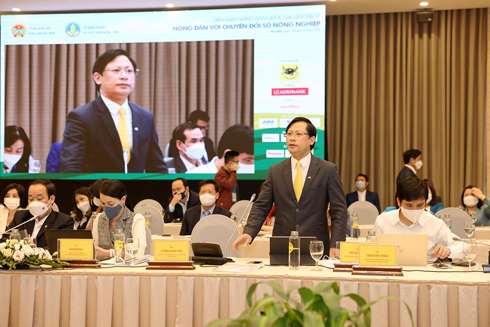 Head Executives Chu Quang Hao sharing about the digital ecosystem for agriculture digital transformation at the forum.