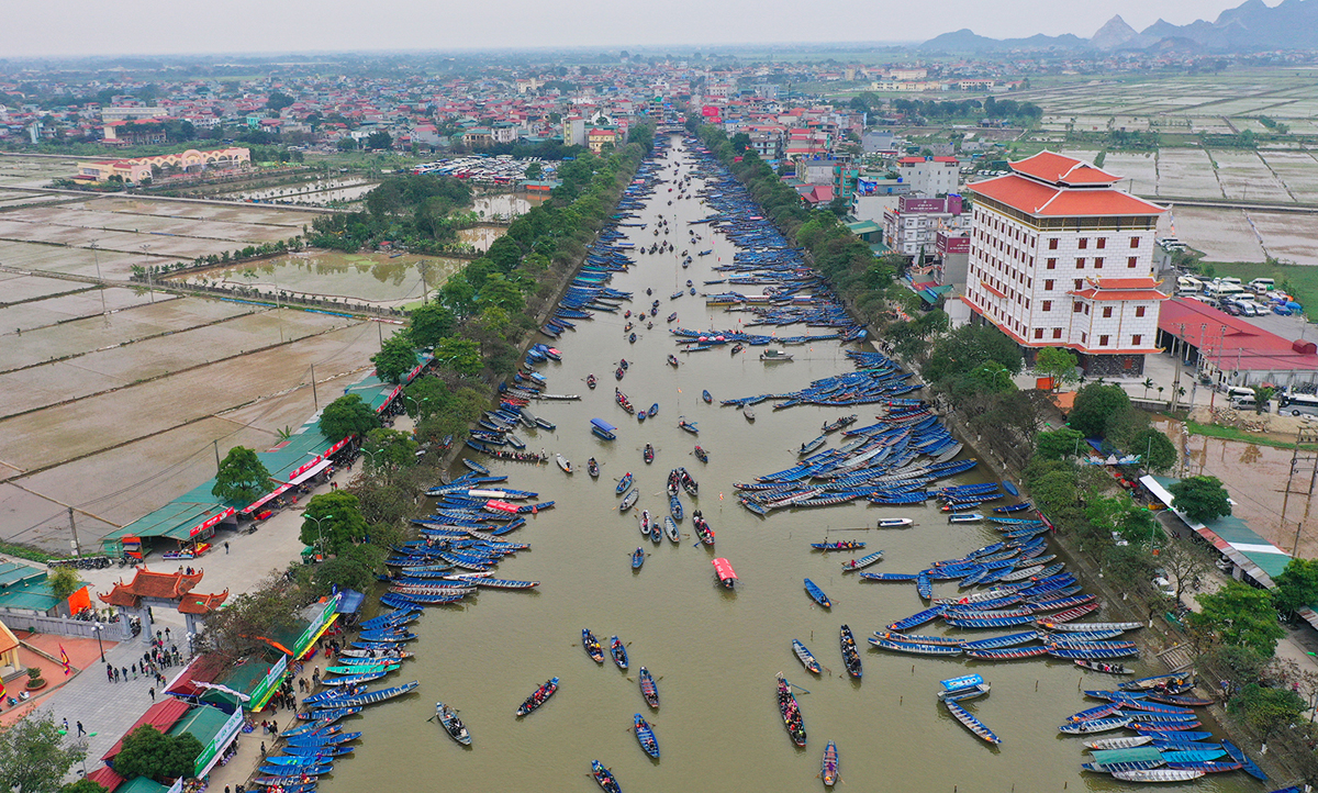 chua-huong-185227_133.jpg Huyện Mỹ Đức thực hiện nghiêm việc dừng tổ chức lễ hội Chùa Hương. Ảnh: VnExpress.