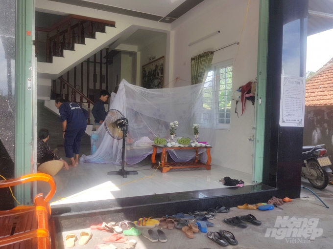 chay2-182240_744.jpg Nhà anh Nguyễn Văn Út cùng lúc mất 2 đứa con. Ảnh: V.Đ.T.