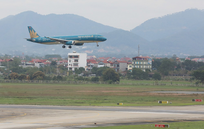 78077639-797161744062224-16396-4253-7461-1574745377-162257_782.jpg Đường cất hạ cánh ở sân bay Nội Bài. Ảnh: Ngọc Thành/VnExpress.net.