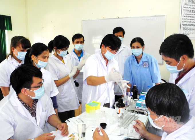 3-2-110410_55.jpg Trường Cao đẳng Cơ Điện và Nông nghiệp Nam bộ (Bộ NN-PTNT) luôn đồng hành cùng các bạn, những sinh viên, những nhà sản xuất tương lai đưa nền nông nghiệp nước nhà ngày càng phát triển vươn mình sánh vai cùng thế giới. Ảnh: Ngọc Bích.