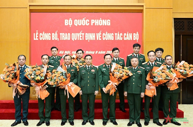 Đại tướng Phan Văn Giang trao quyết định thăng quân hàm cấp tướng; kiểm tra Trung đoàn 209, Sư đoàn 312- Ảnh 1.