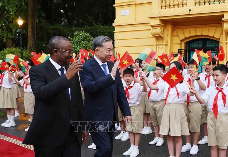 Tổng Bí thư, Chủ tịch nước Tô Lâm chủ trì Lễ đón chính thức Tổng thống Guinea-Bissau- Ảnh 3.