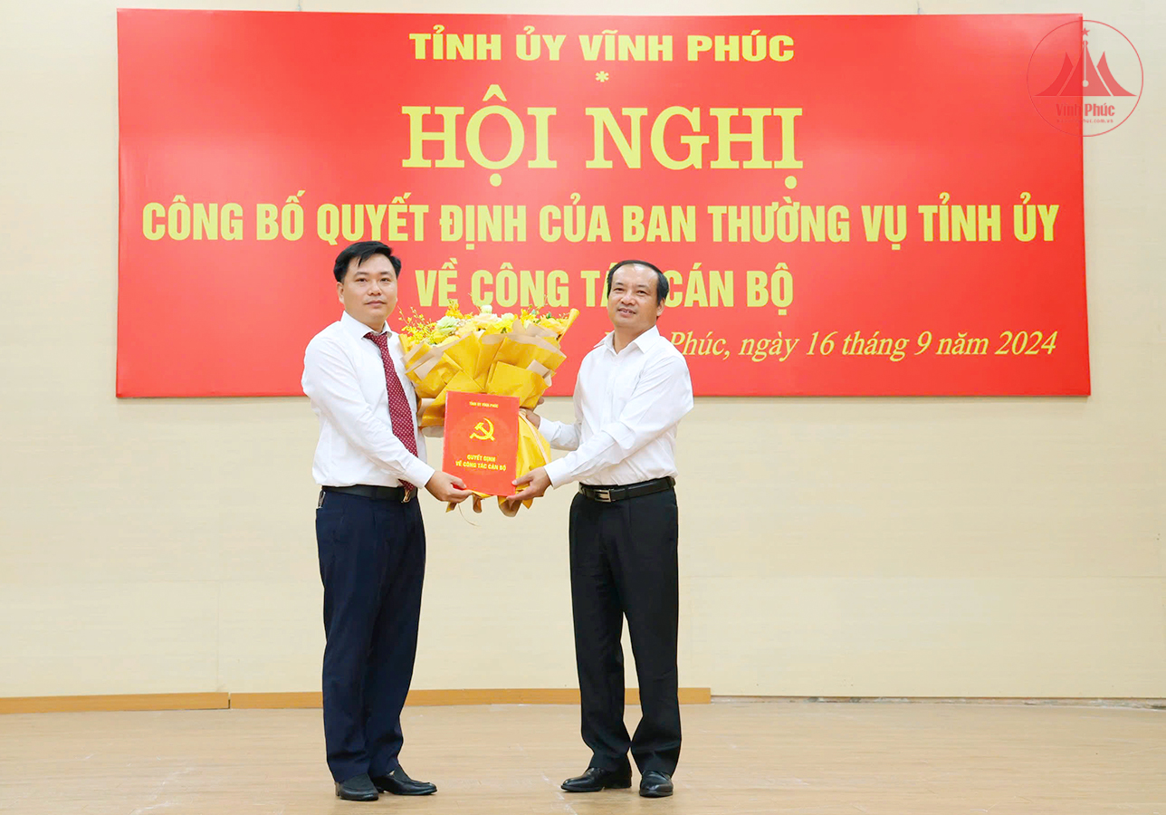 Chỉ định Chánh Văn phòng, Phó Chánh Thanh tra giữ chức Bí thư Huyện ủy- Ảnh 3.